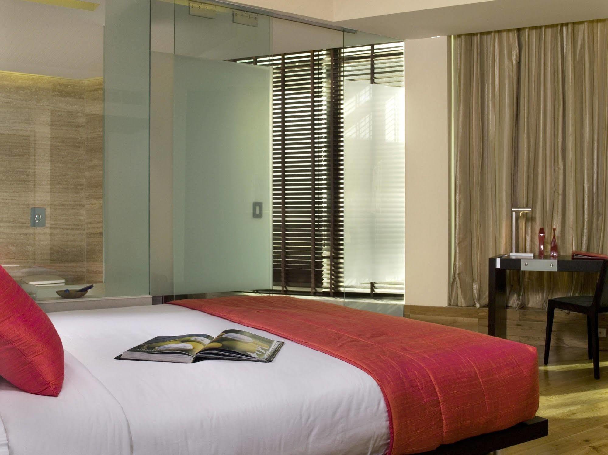 Galaxy Hotel & Spa Gurgaon Extérieur photo