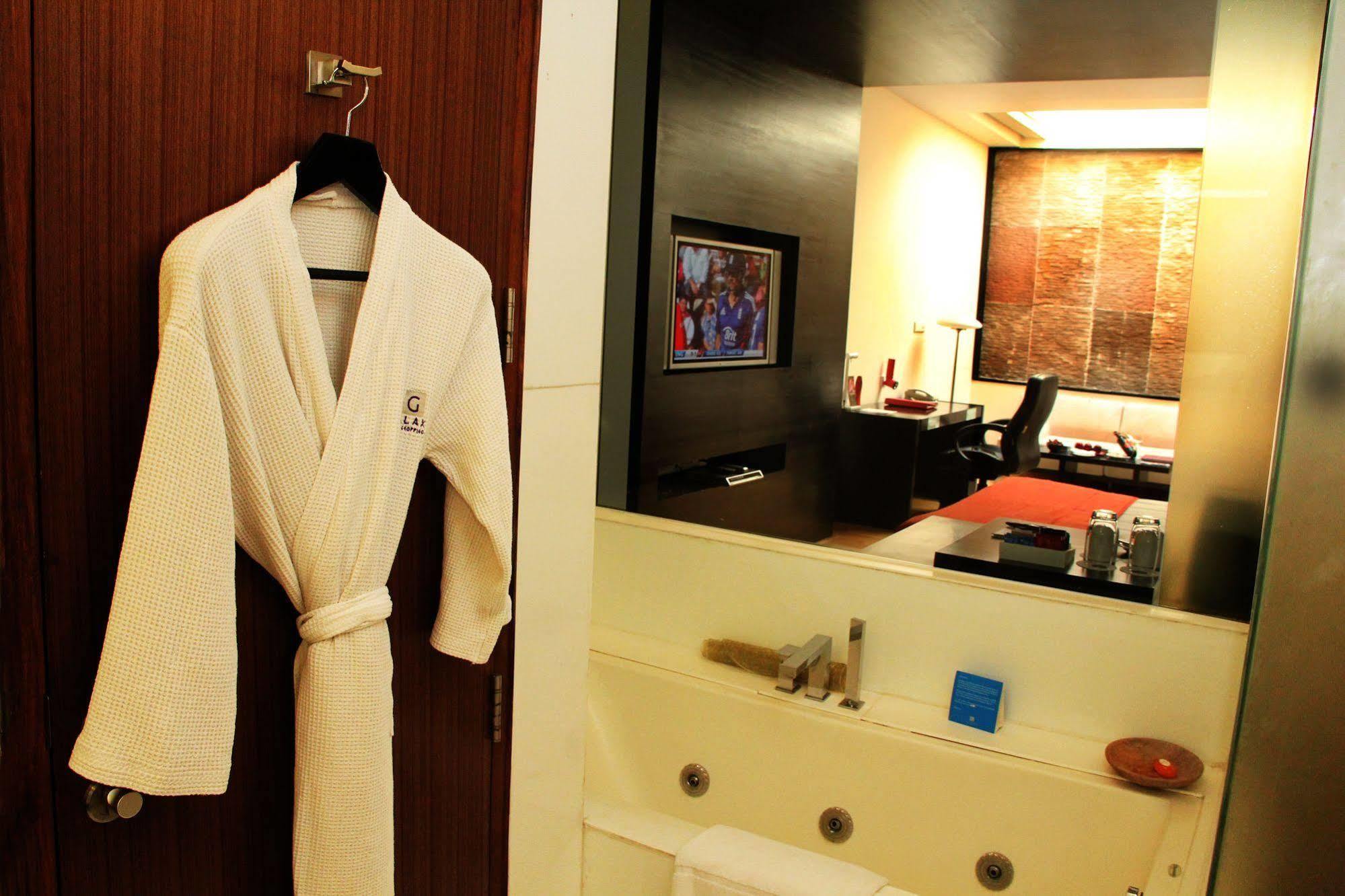 Galaxy Hotel & Spa Gurgaon Extérieur photo