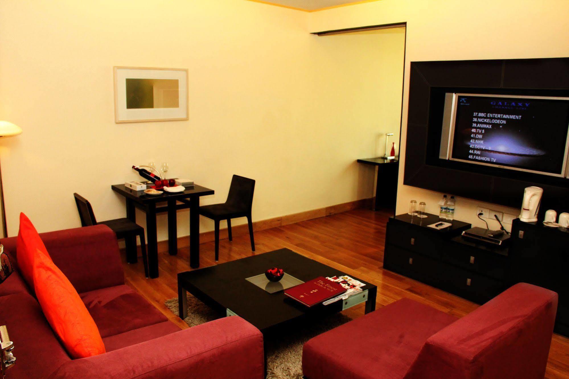 Galaxy Hotel & Spa Gurgaon Extérieur photo