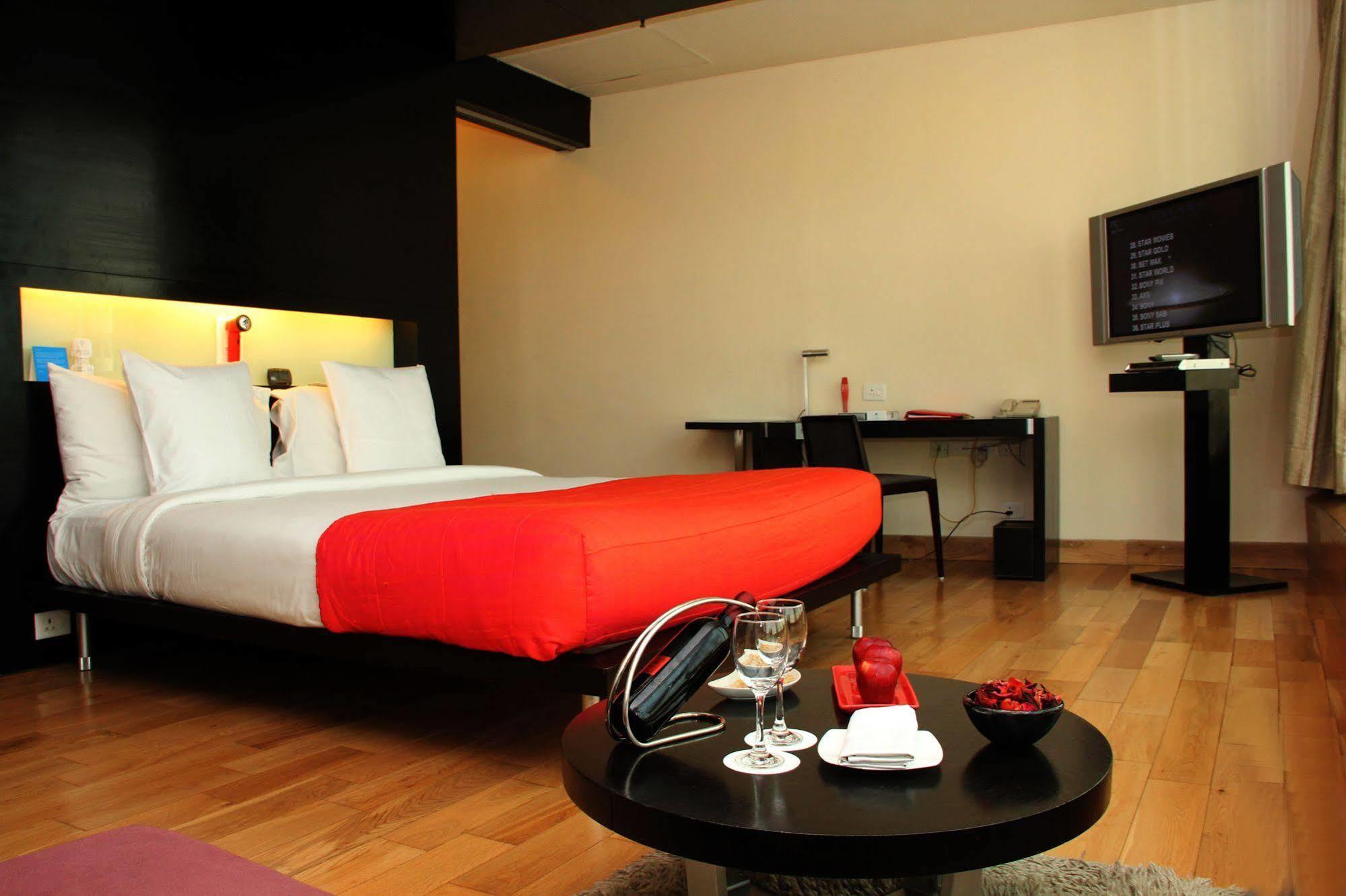 Galaxy Hotel & Spa Gurgaon Extérieur photo