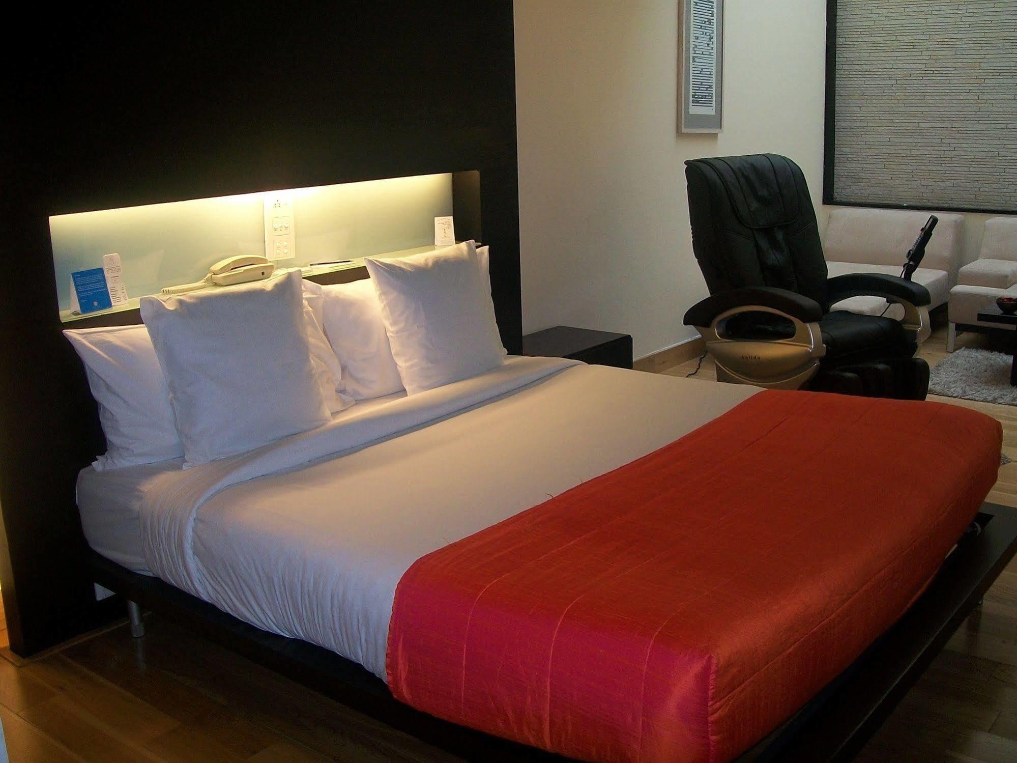 Galaxy Hotel & Spa Gurgaon Extérieur photo